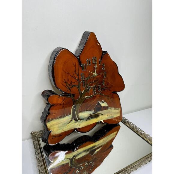 Vintage 1970’s Varnished Wood Slab Burl Edge Clock with Winter Snow Scene - Picture 2 of 10